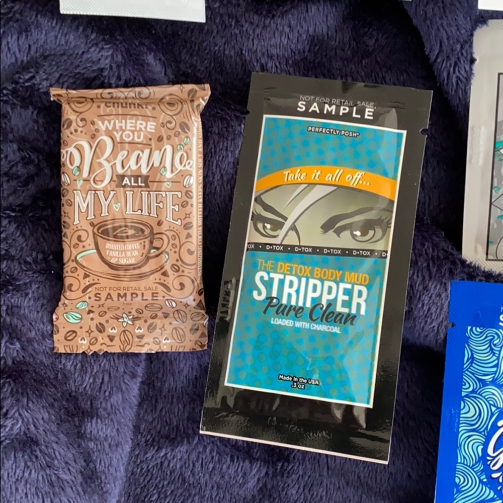 Perfectly Posh Samples - Picture 4 of 6